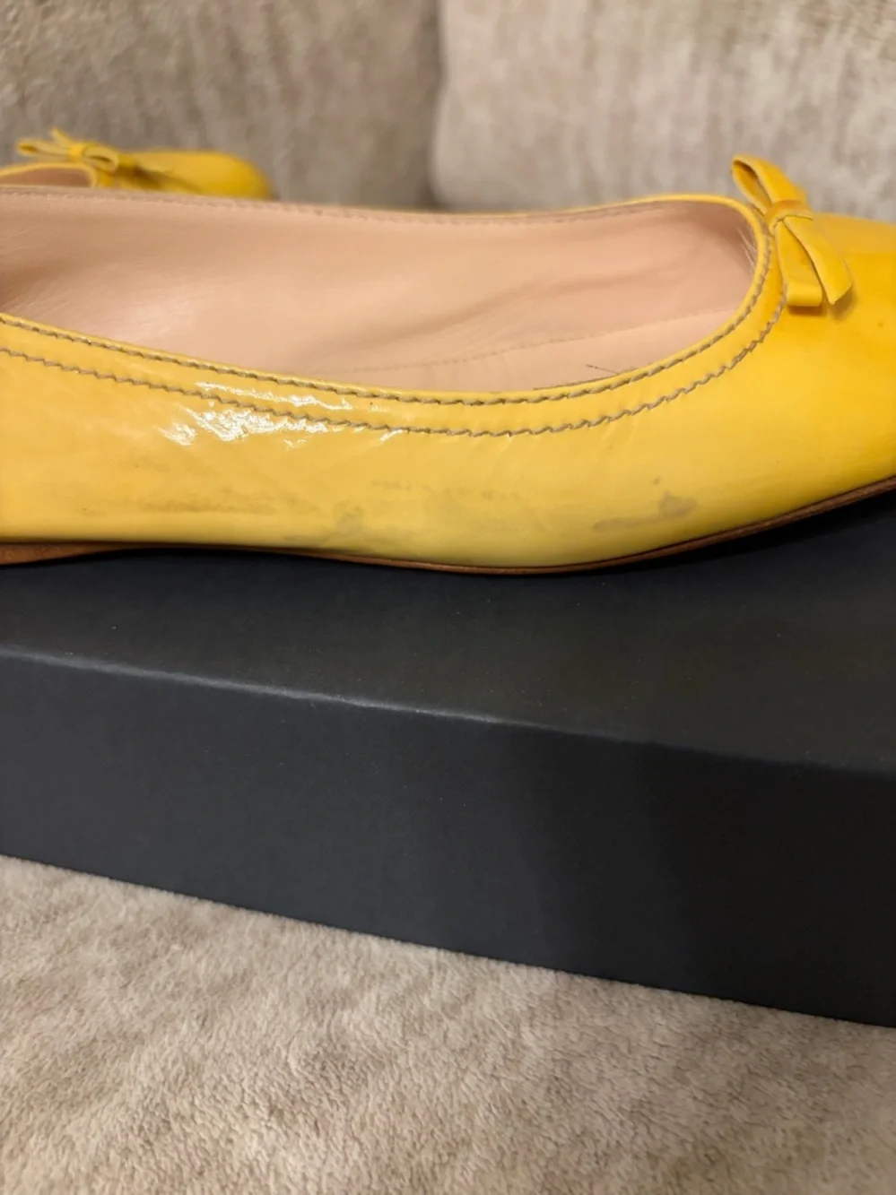 Prada Yellow Patent Leather Ballet Flats with Bow, size 39 1/2 - Picture 11 of 12
